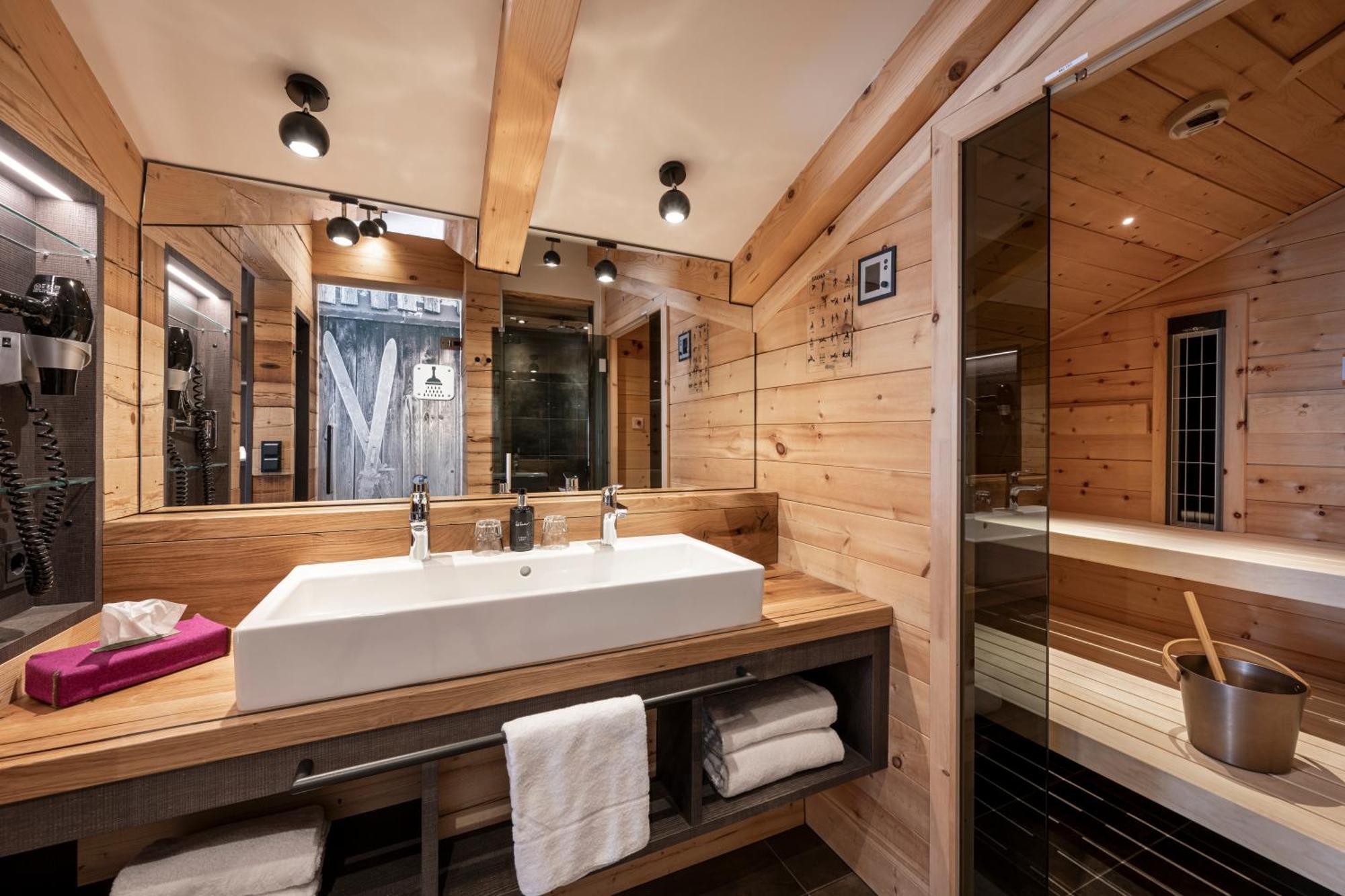 Austria Alpinhotel Ski In Ski Out An Der Edelweissbahn Obertauern Exteriör bild